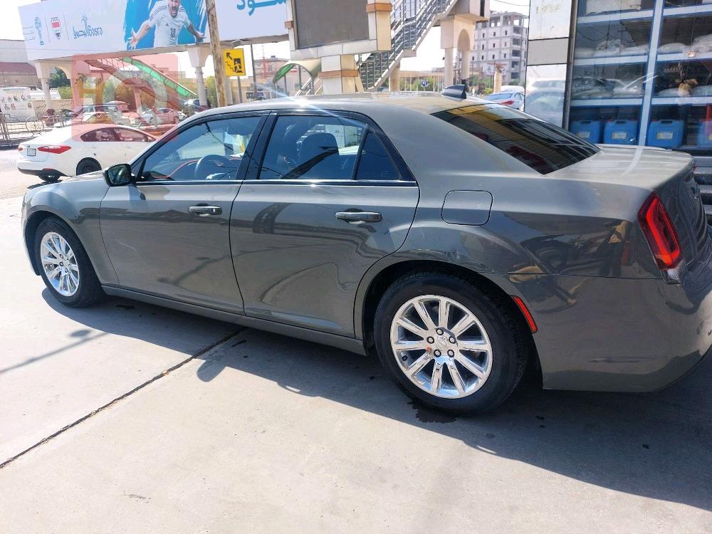 کرایسلەر 300